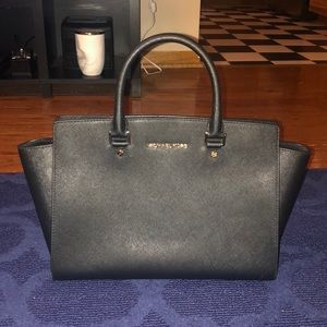 MICHAEL KORS SELMA BAG